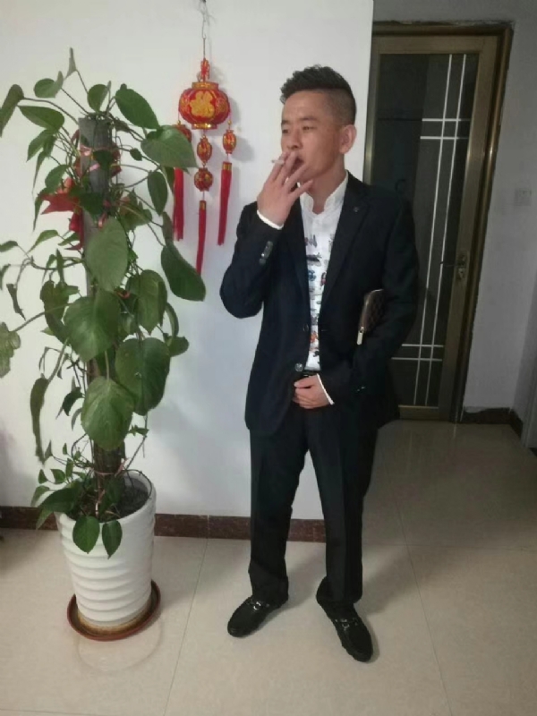 男人三十而立的第二张照片--柳州相亲服务中心
