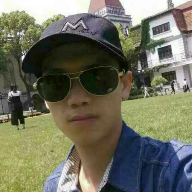 龙小华的第一张照片--柳州相亲服务中心