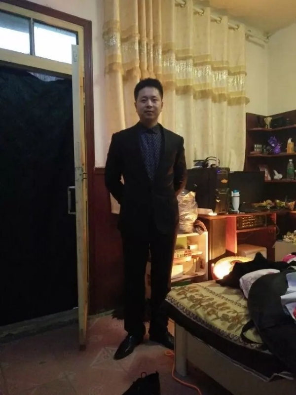 亮亮的第一张照片--柳州相亲服务中心