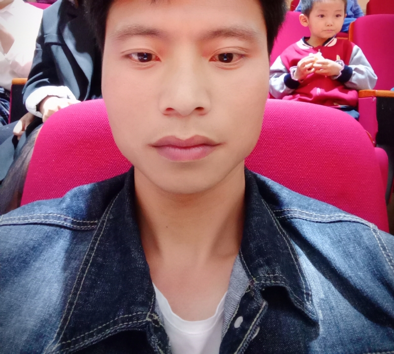 奋斗青年的第一张照片--柳州相亲服务中心