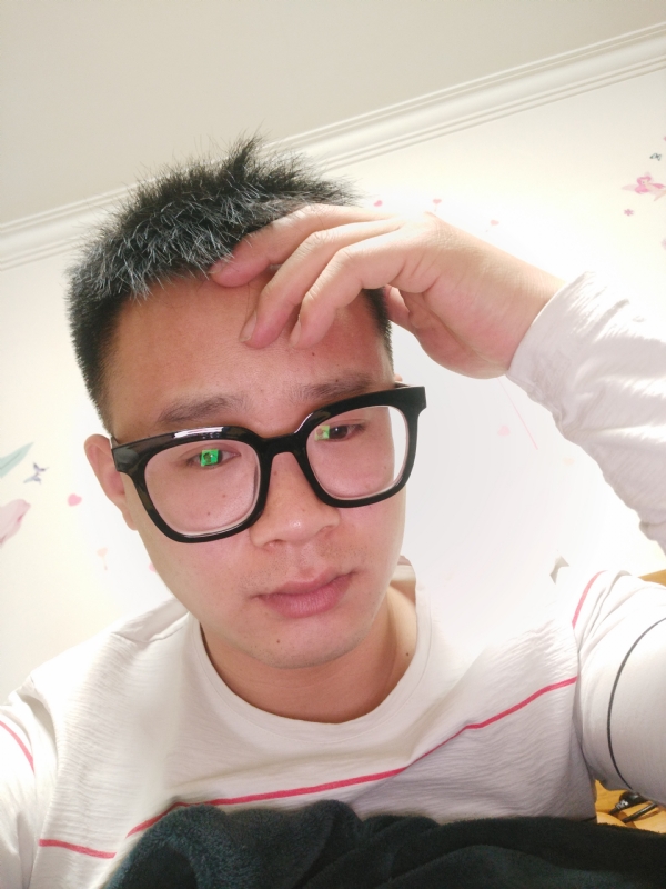 华灯初上的夜晚的第一张照片--柳州相亲服务中心