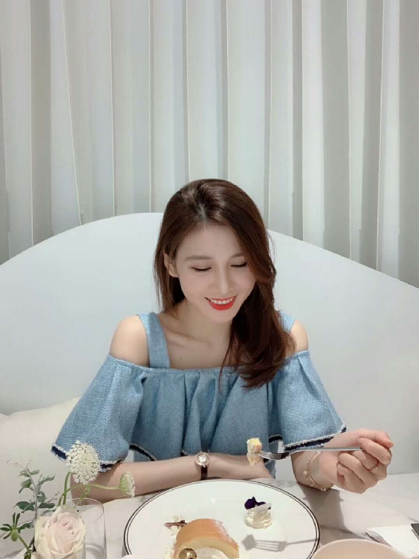 Emily的第三张照片--柳州相亲服务中心