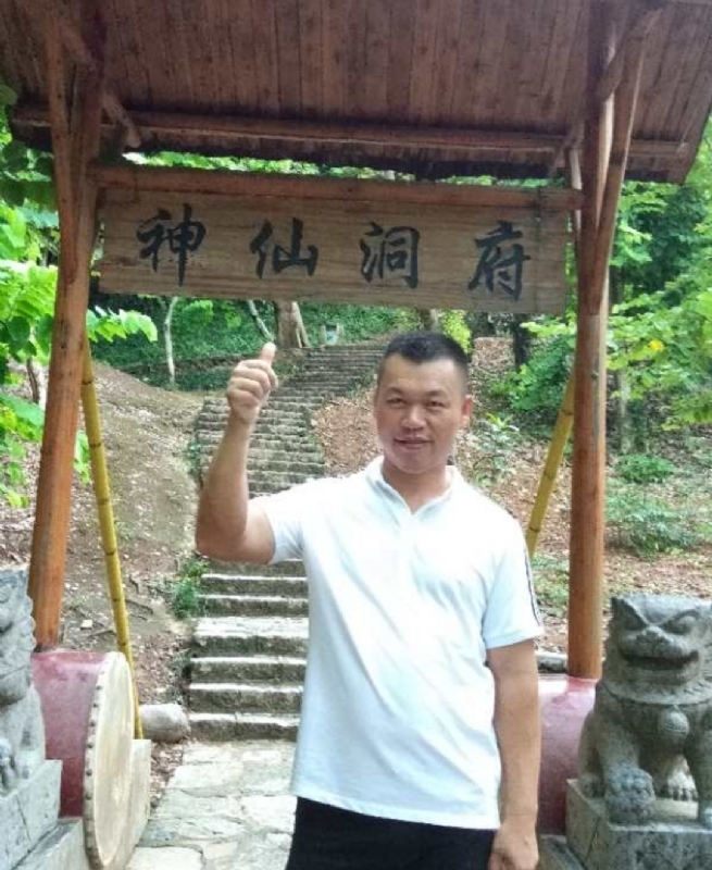 强仔的第一张照片--柳州相亲服务中心