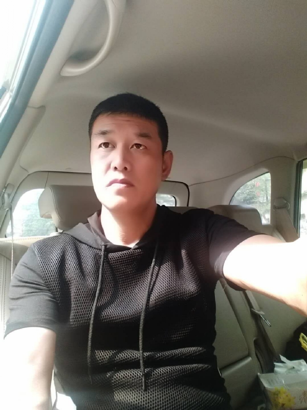 深爱的疯子的第一张照片--柳州相亲服务中心
