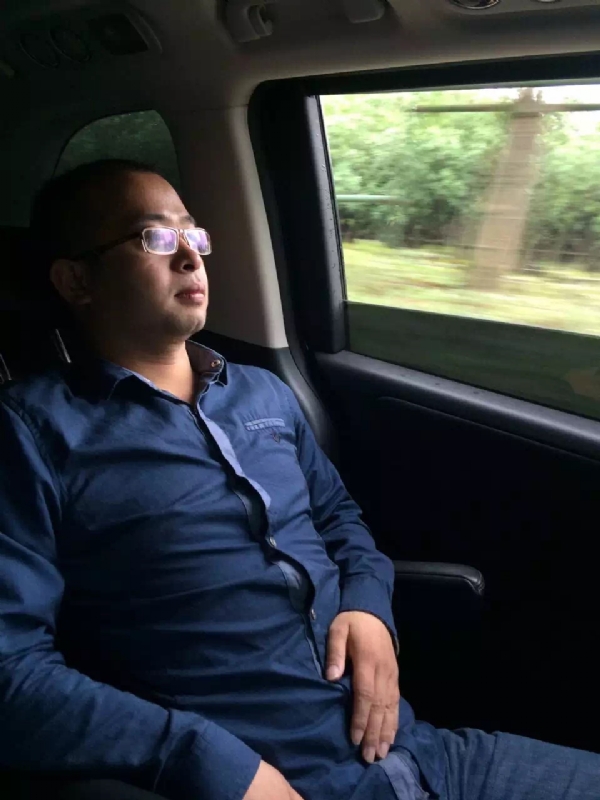世界那么大的第三张照片--柳州相亲服务中心