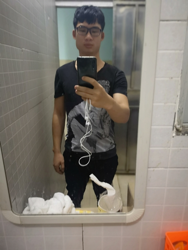 右手的执着的第一张照片--柳州相亲服务中心