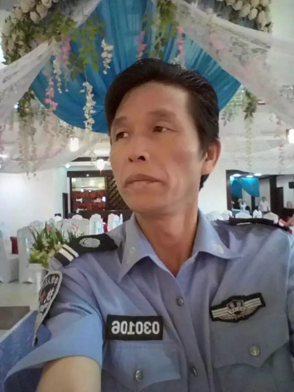 卧窗听雨的第二张照片--柳州相亲服务中心