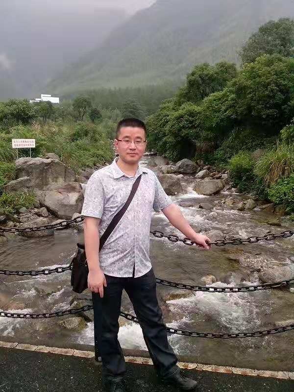 淡定牛魔王的第三张照片--柳州相亲服务中心