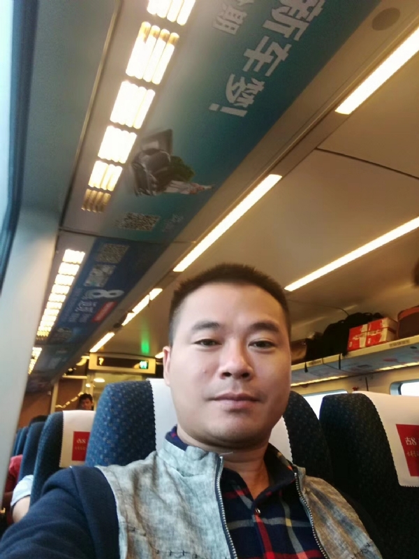 等爱的人的第一张照片--柳州相亲服务中心