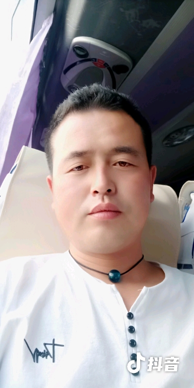 瞬间被爱上的第一张照片--柳州相亲服务中心