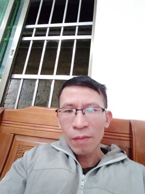 奋斗的第一张照片--柳州相亲服务中心