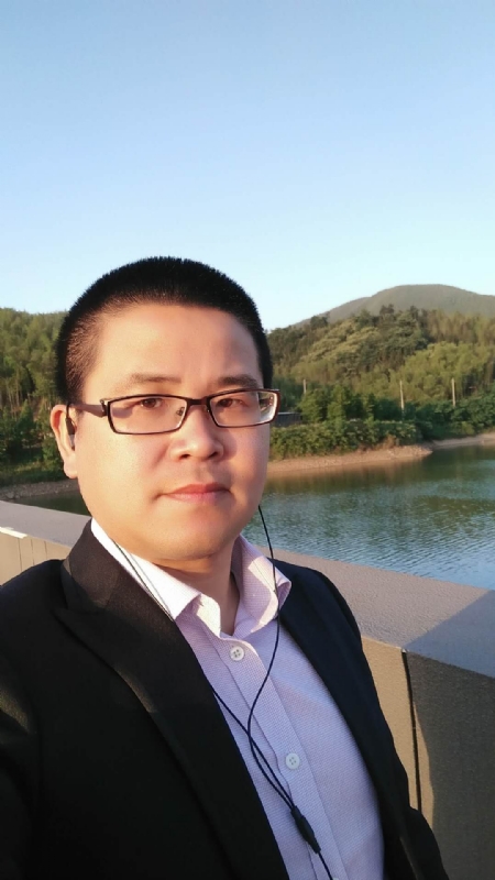 顾律师的第三张照片--柳州相亲服务中心