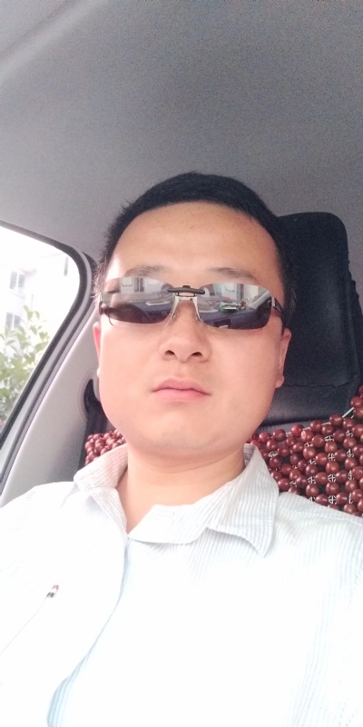 痛苦的单身狗的第一张照片--柳州相亲服务中心