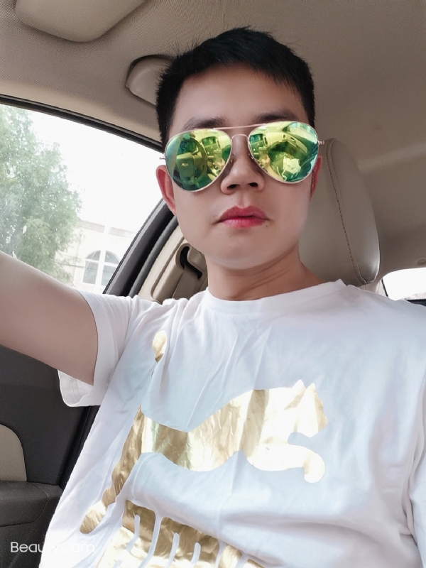 奋斗的第一张照片--柳州相亲服务中心