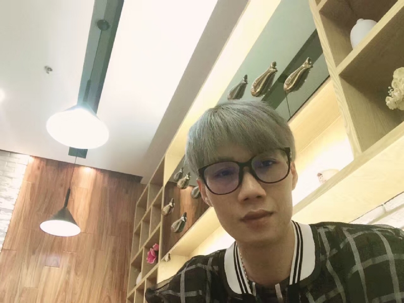 黄峰的第二张照片--柳州相亲服务中心