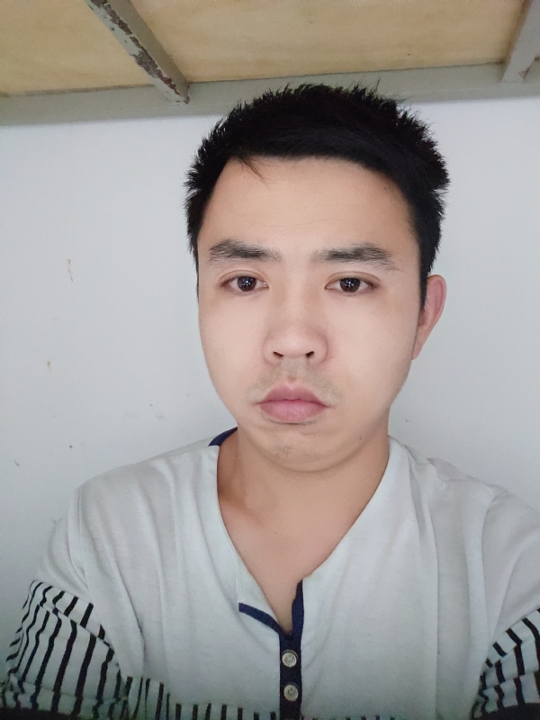 老男孩的第一张照片--柳州相亲服务中心