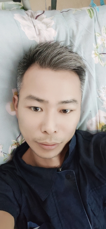 火山口的第一张照片--柳州相亲服务中心