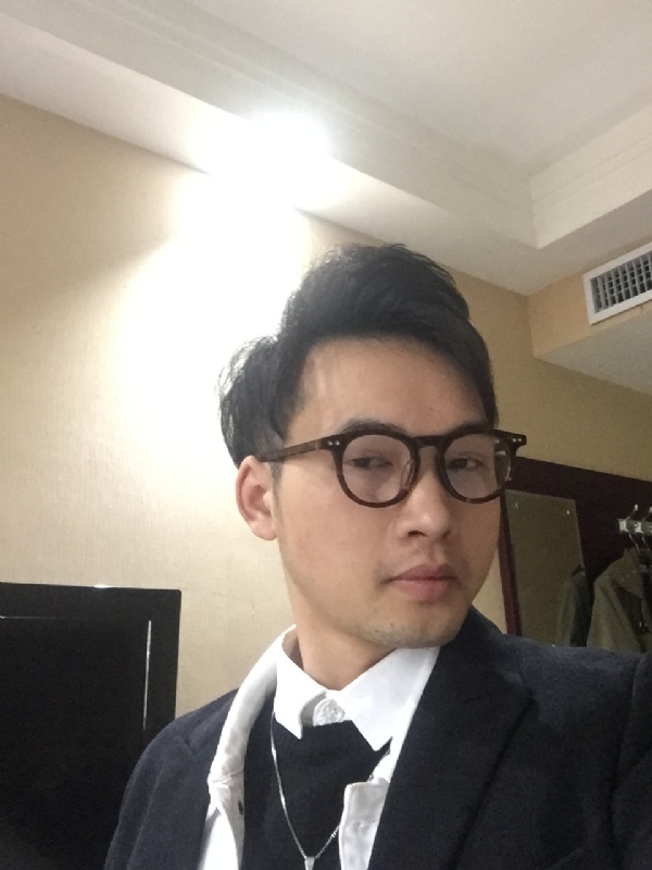 曾亮的第一张照片--柳州相亲服务中心