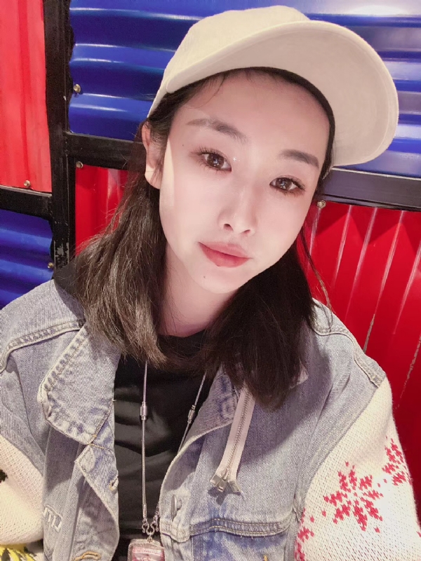 玲珑的第一张照片--柳州相亲服务中心