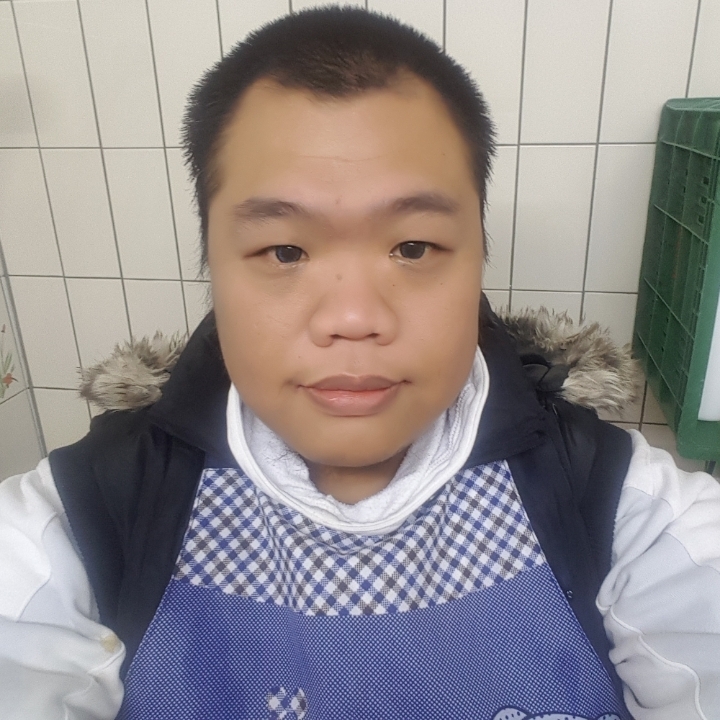 黑熊的第一张照片--柳州相亲服务中心