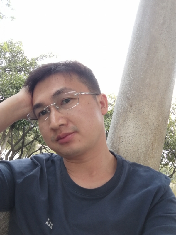 不如随风的第一张照片--柳州相亲服务中心