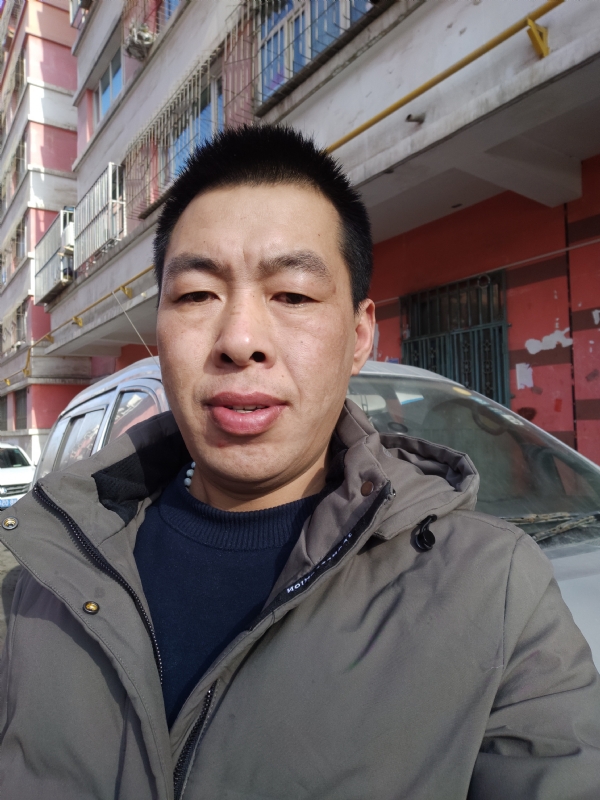 华哥的第二张照片--柳州相亲服务中心