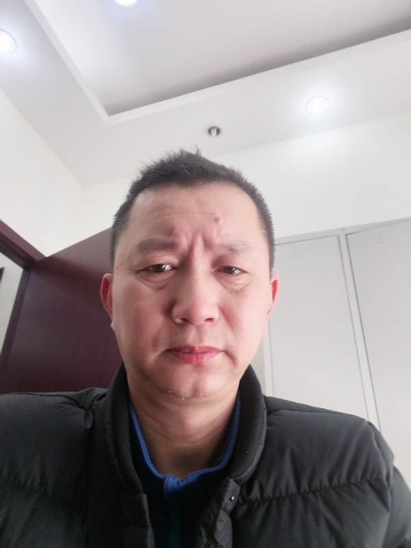 相视而笑的第一张照片--柳州相亲服务中心