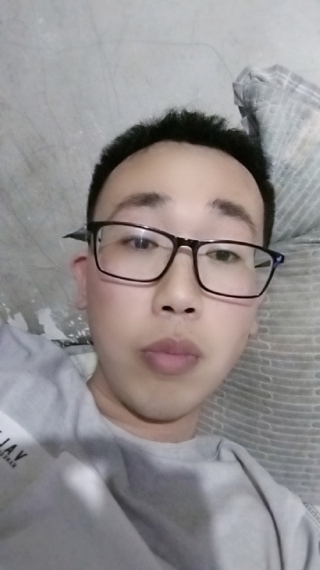 喜欢比我大的女人的第一张照片--柳州相亲服务中心
