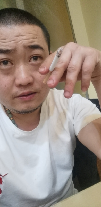 孤独的螃蟹的第一张照片--柳州相亲服务中心