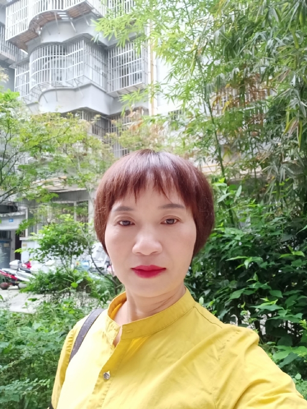 小瓶子的第二张照片--柳州相亲服务中心