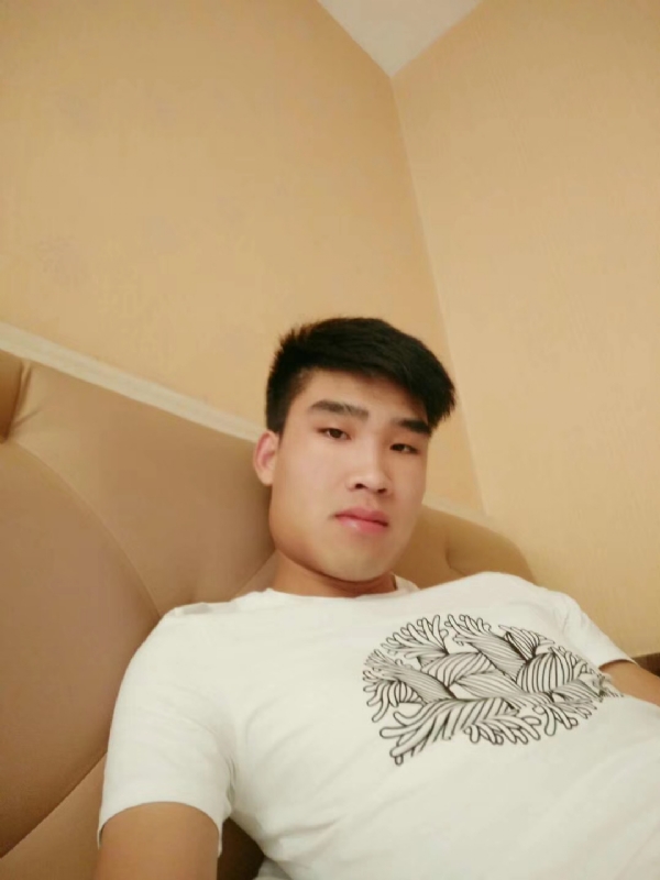 谁不曾孤单上路的第二张照片--柳州相亲服务中心