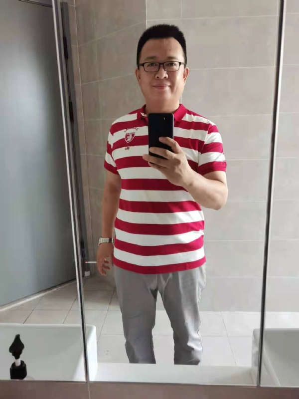 行走的打桩机的第一张照片--柳州相亲服务中心