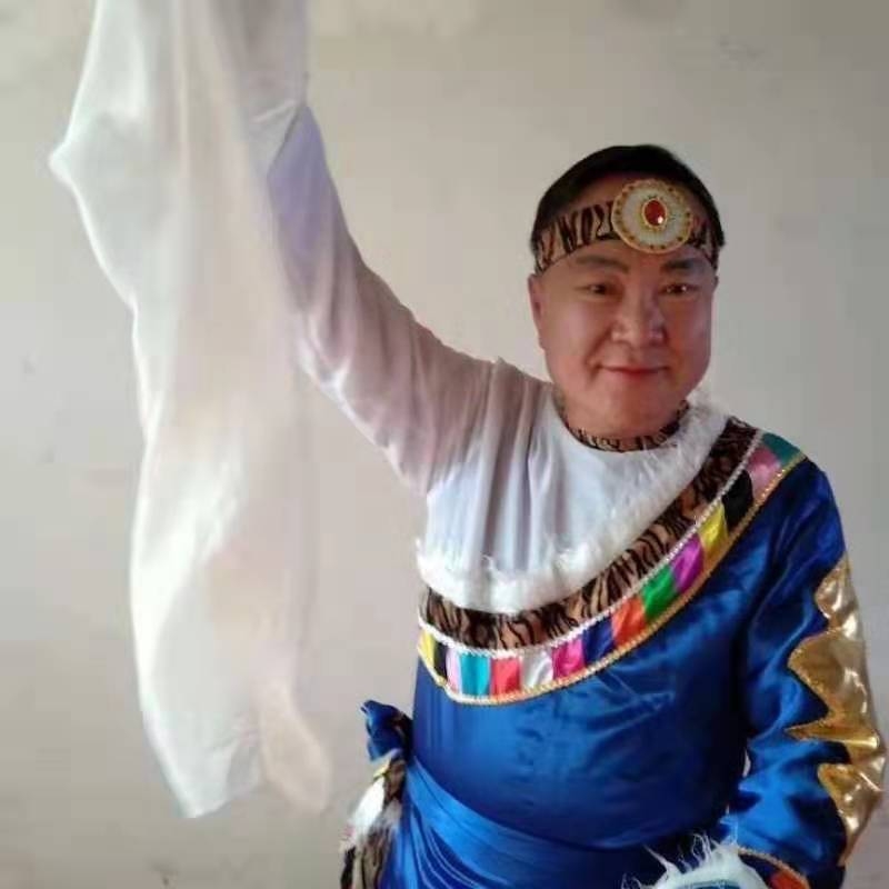 走在冷风中的第一张照片--柳州相亲服务中心