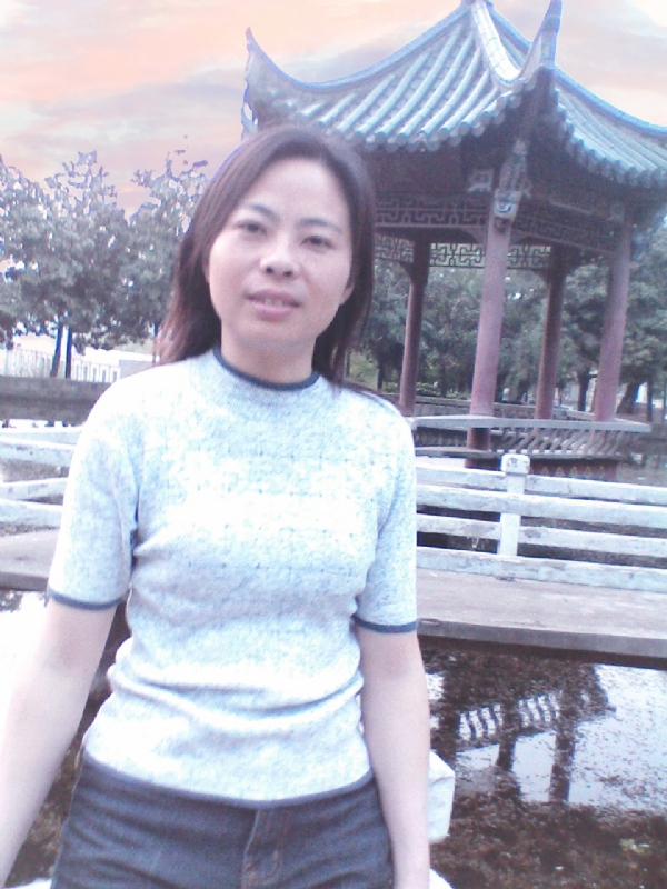 小草的第三张照片--柳州相亲服务中心