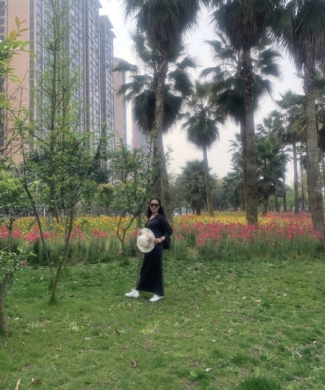粉墨登场的第一张照片--柳州相亲服务中心