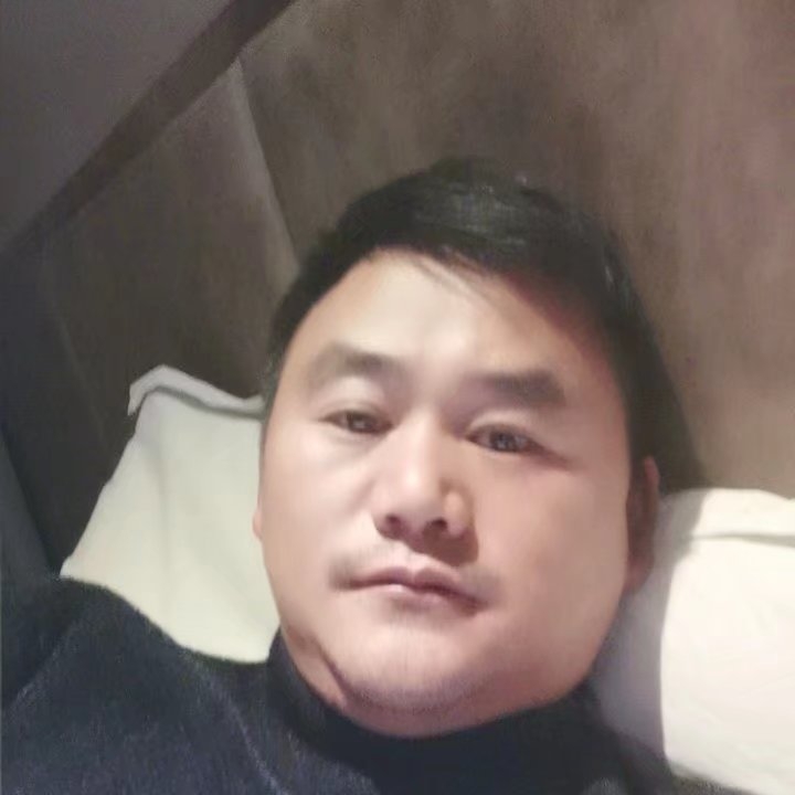 奔跑的第四张照片--柳州相亲服务中心