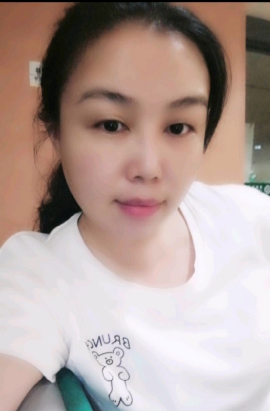 淡淡的云的第一张照片--柳州相亲服务中心