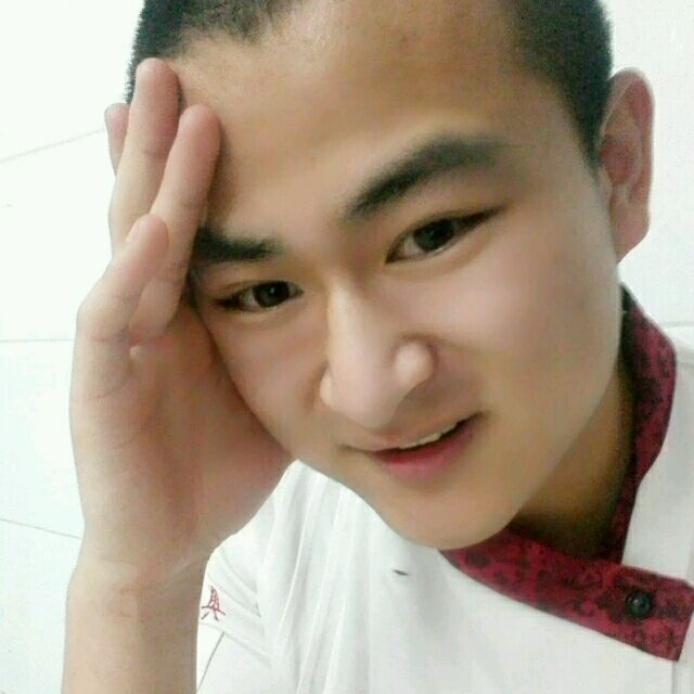人潮拥挤的第一张照片--柳州相亲服务中心