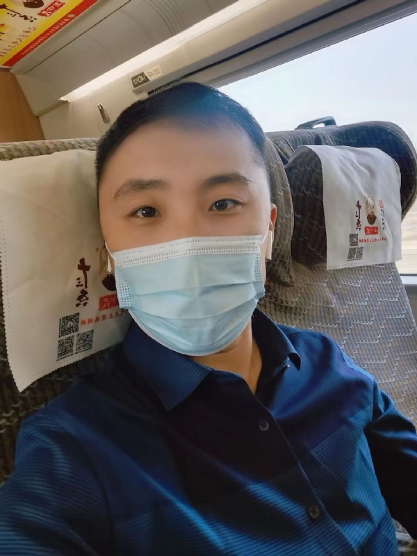 孤独的小屁猪的第二张照片--柳州相亲服务中心