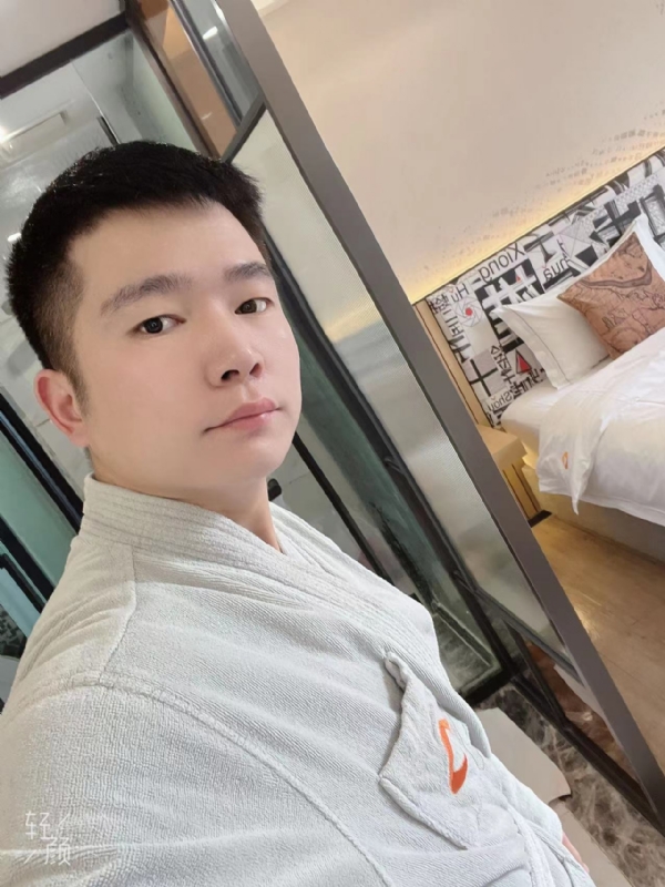 绿帽的第一张照片--柳州相亲服务中心