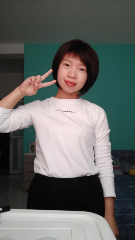 向日葵的第一张照片--柳州相亲服务中心