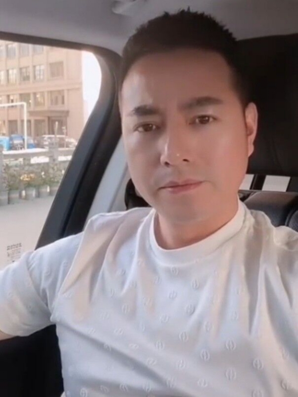 勿忘初心的第一张照片--柳州相亲服务中心