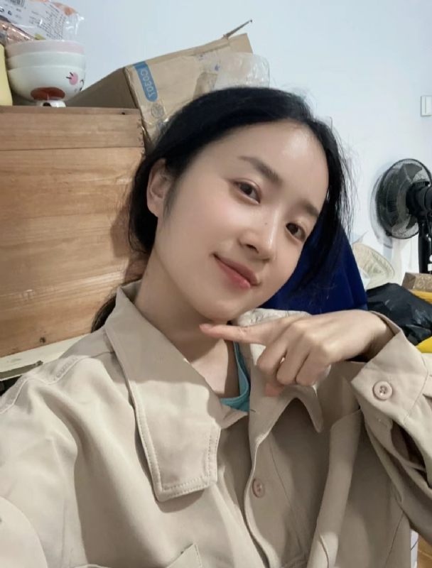 多喝热水的第二张照片--柳州相亲服务中心