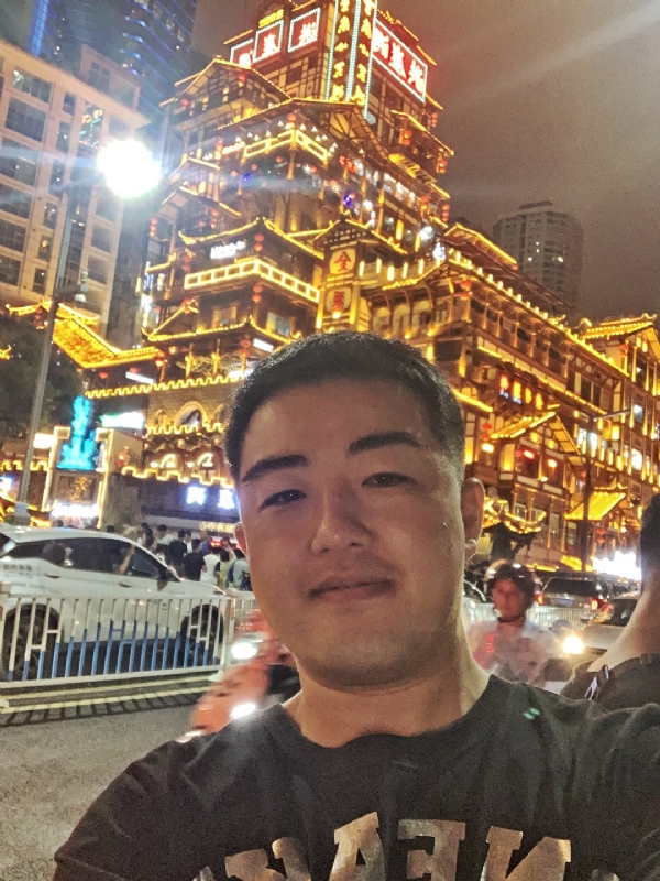 钢铁侠的第一张照片--柳州相亲服务中心