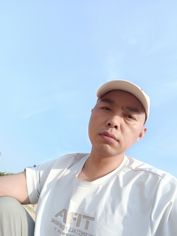 哥哥的第一张照片--柳州相亲服务中心