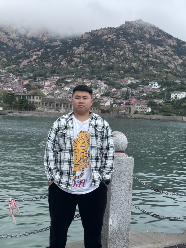 谨慎的第一张照片--柳州相亲服务中心
