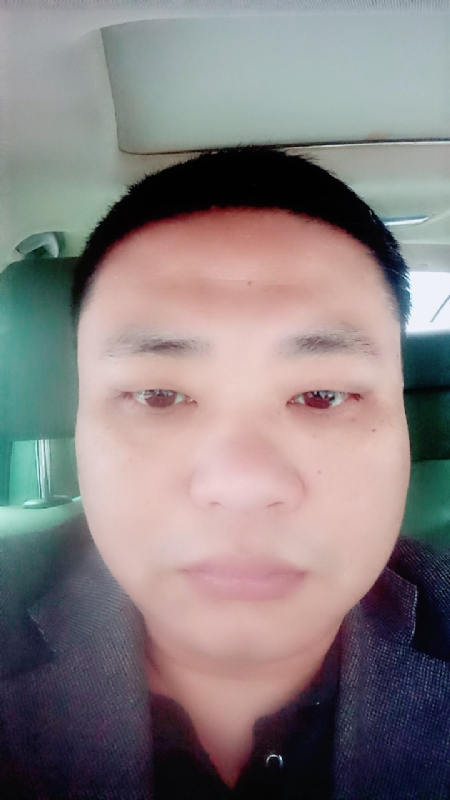 向日葵的第一张照片--柳州相亲服务中心
