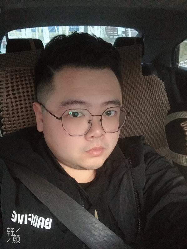 欢笑的第一张照片--柳州相亲服务中心