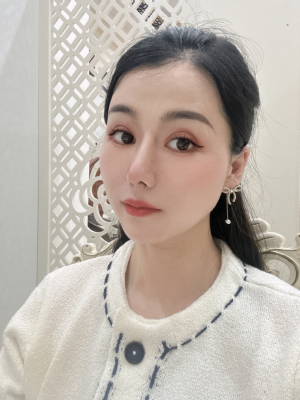 金莉的第一张照片--柳州相亲服务中心