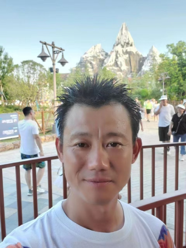 艾氏涂料博的第一张照片--柳州相亲服务中心